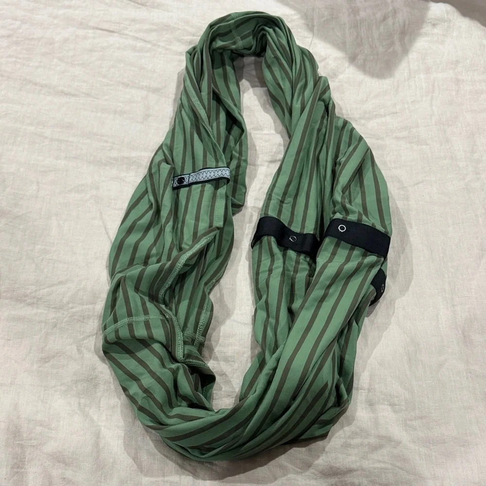 Lululemon Vinyasa Scarf NWOT DEEN Deenie Stripe Desert Olive Fatigue Green Rulu